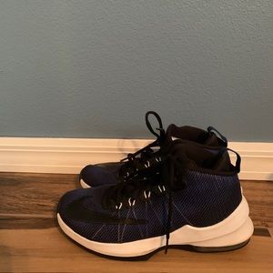 Nike air max infuriate size 9 men’s